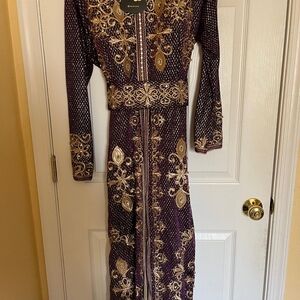 Elegant Purple and Gold Women's Dress. Length Of 55-56 And Bust Of 25 Inches.